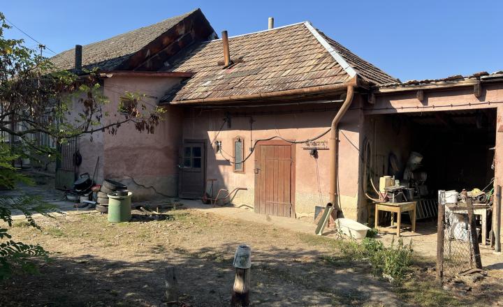 NA PREDAJ: 2 rodinné domy v cene jedného v Novej Vieske! - fotografia 38