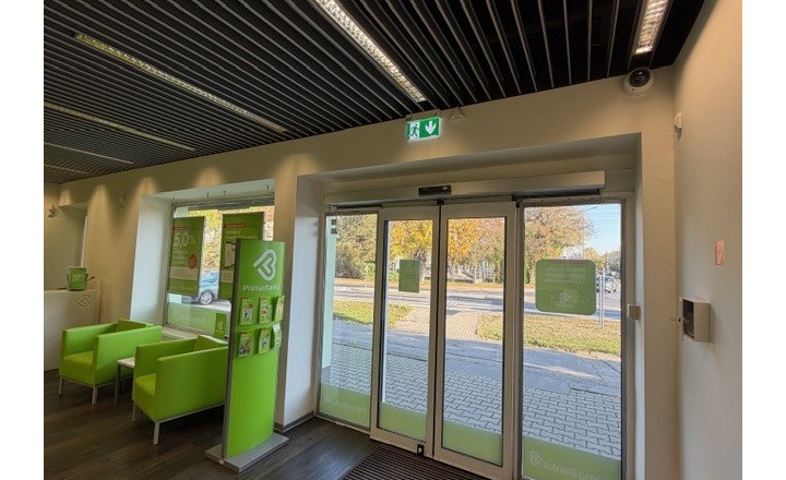 Ponúkame NA PREDAJ polyfunkčnú budovu v centre Kolárova! - fotografia 5