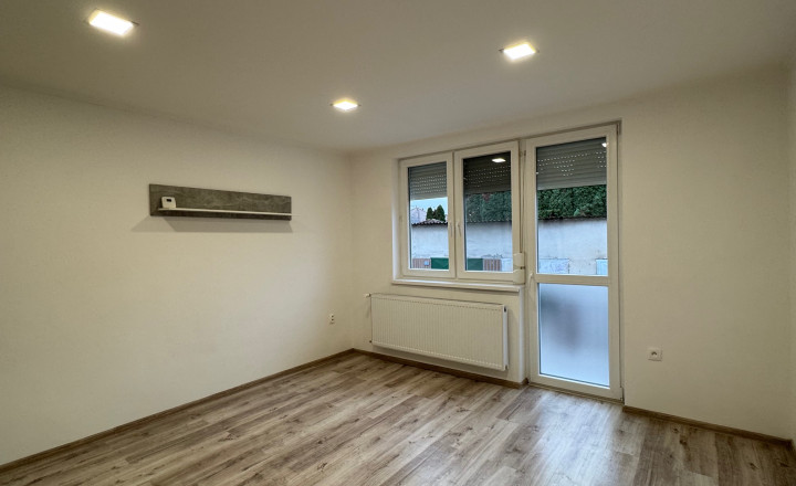 NA PREDAJ 3 izbový zrekonštruovaný byt + garáž v Hurbanove! - fotografia 3