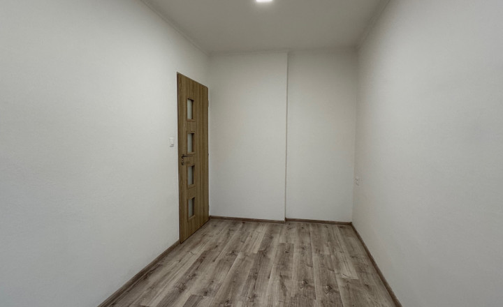 NA PREDAJ 3 izbový zrekonštruovaný byt + garáž v Hurbanove! - fotografia 10