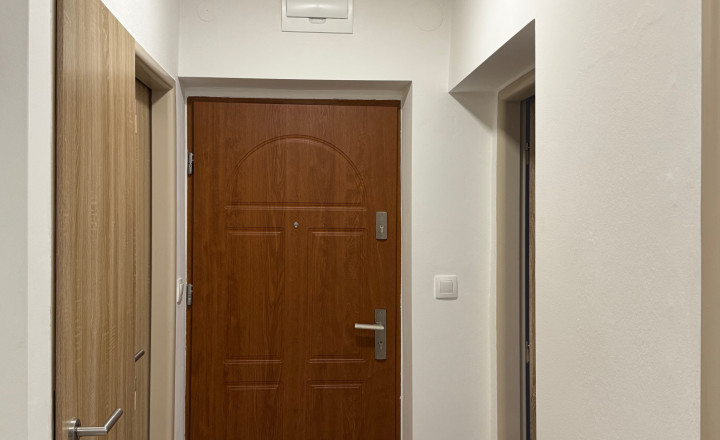 NA PREDAJ 3 izbový zrekonštruovaný byt + garáž v Hurbanove! - fotografia 17