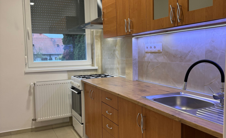 NA PREDAJ 3 izbový zrekonštruovaný byt + garáž v Hurbanove! - fotografia 1