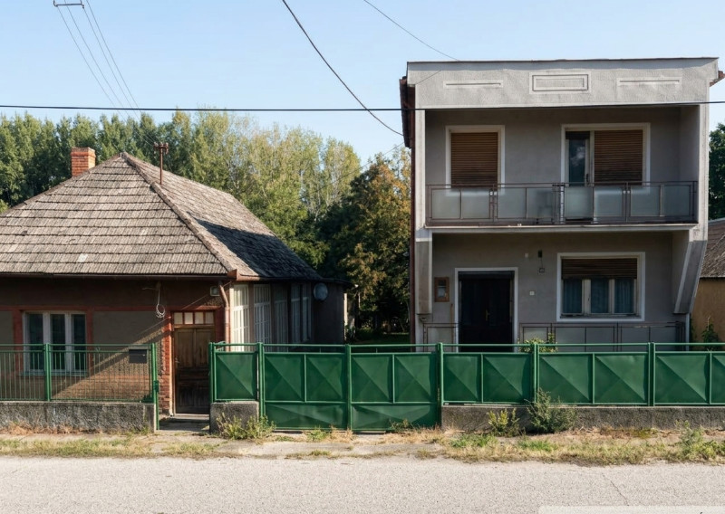 NA PREDAJ: 2 rodinné domy v cene jedného v Novej Vieske!