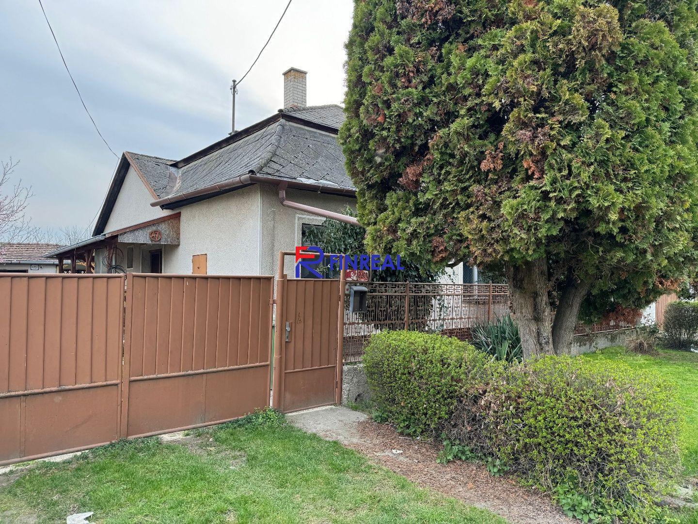 FINREAL s.r.o. ponúka rodinný dom v Kolárove !