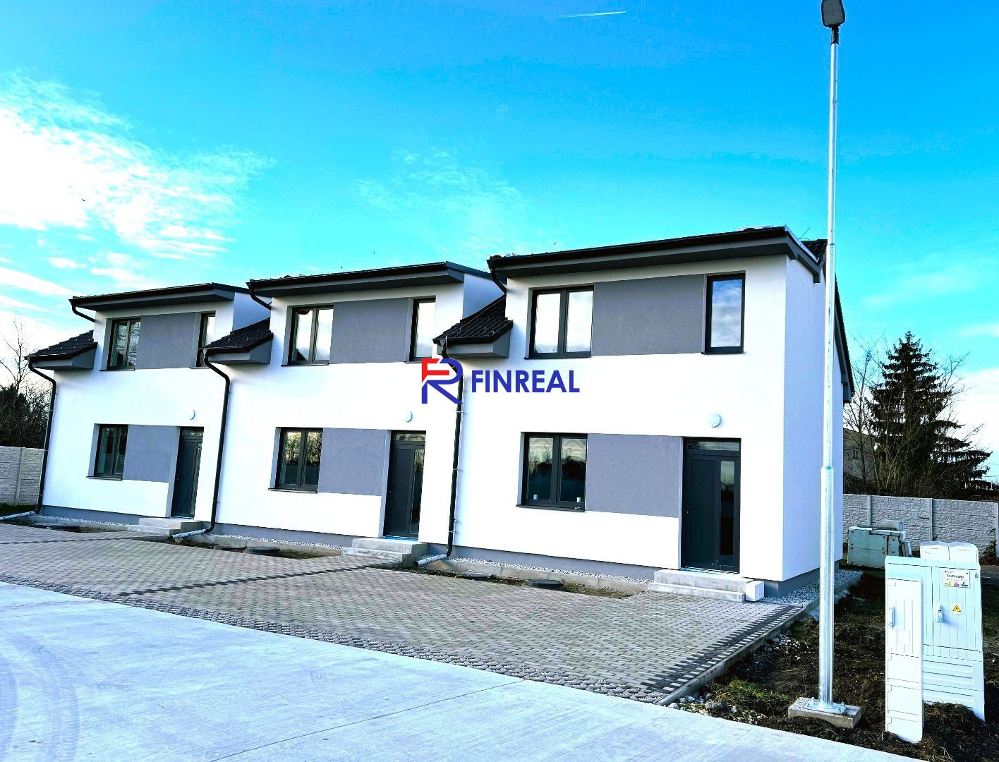 FINREAL s.r.o. ponúka na PREDAJ rodinný dom D4 v Zem. Olči!