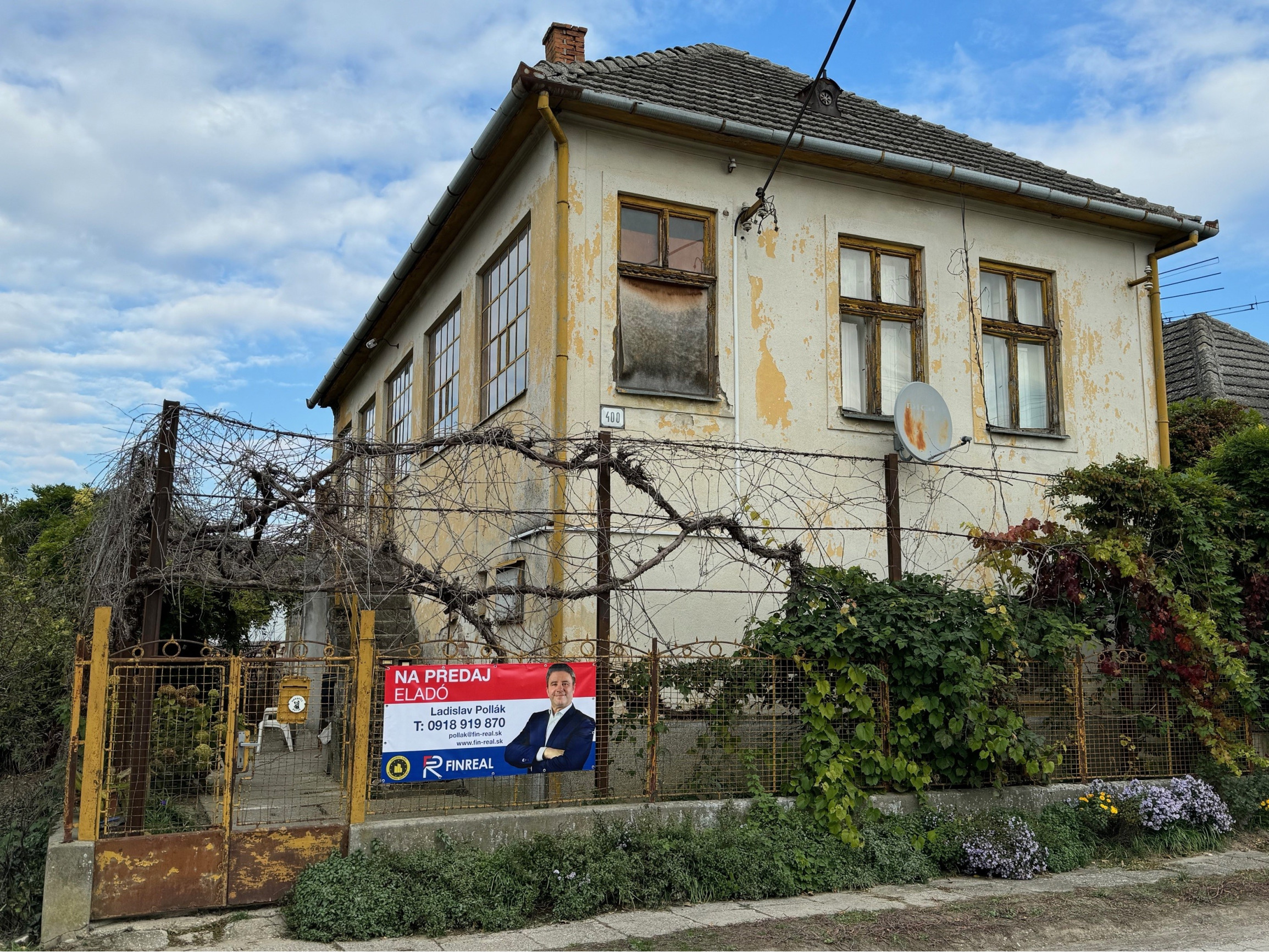 FINREAL s.r.o. Vám ponúka na PREDAJ rodinný dom v Komoči!