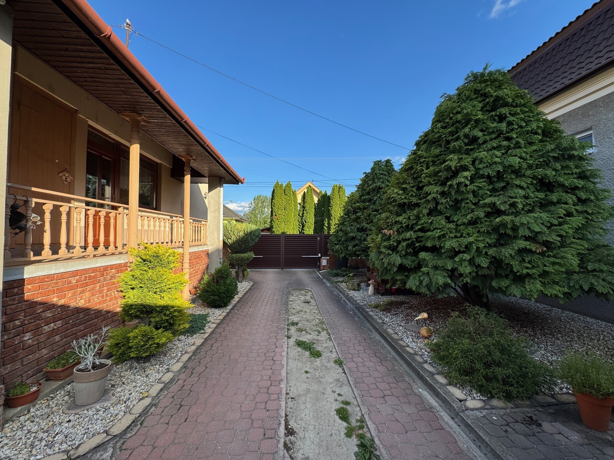 IBA U NÁS ! Ponúkame NA PREDAJ rodinný dom v Kolárove!