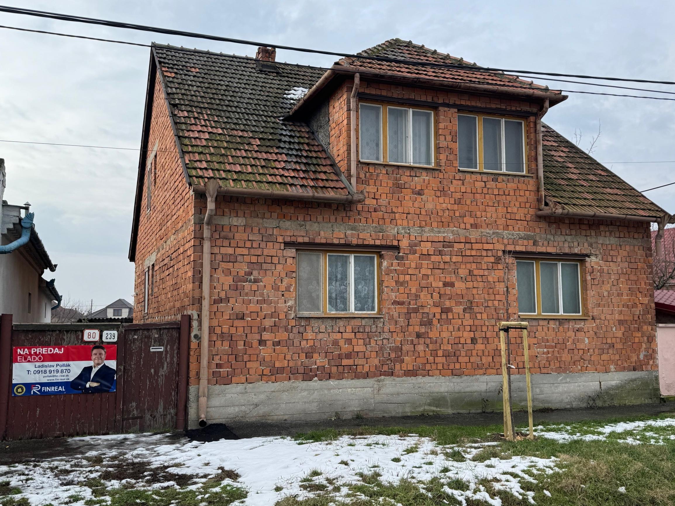 NA PREDAJ rodinný dom s pozemkom 803 m2 v Kolárove!