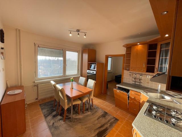 Ponúkame na predaj 3 izbový byt v Šali !